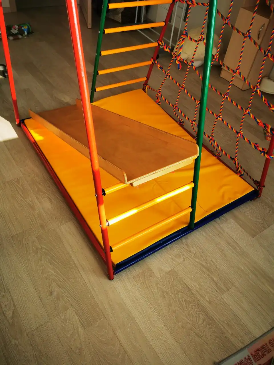 Детская горка с матом и лестницей - Детские товары (Барахолка) в Москва