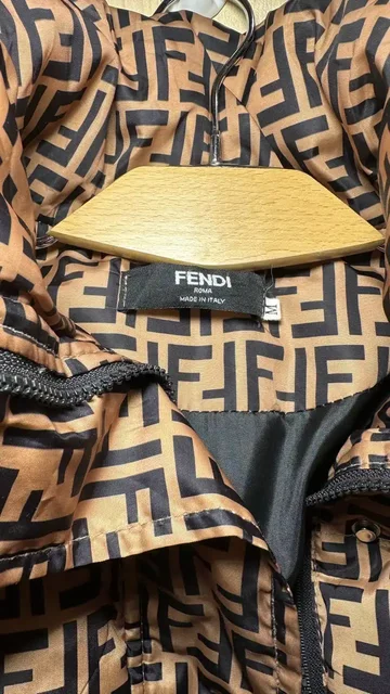 Продажа б/у одежды и аксессуаров брендов Fendi, Gucci, Guess, Imperial - Брюки в Москва