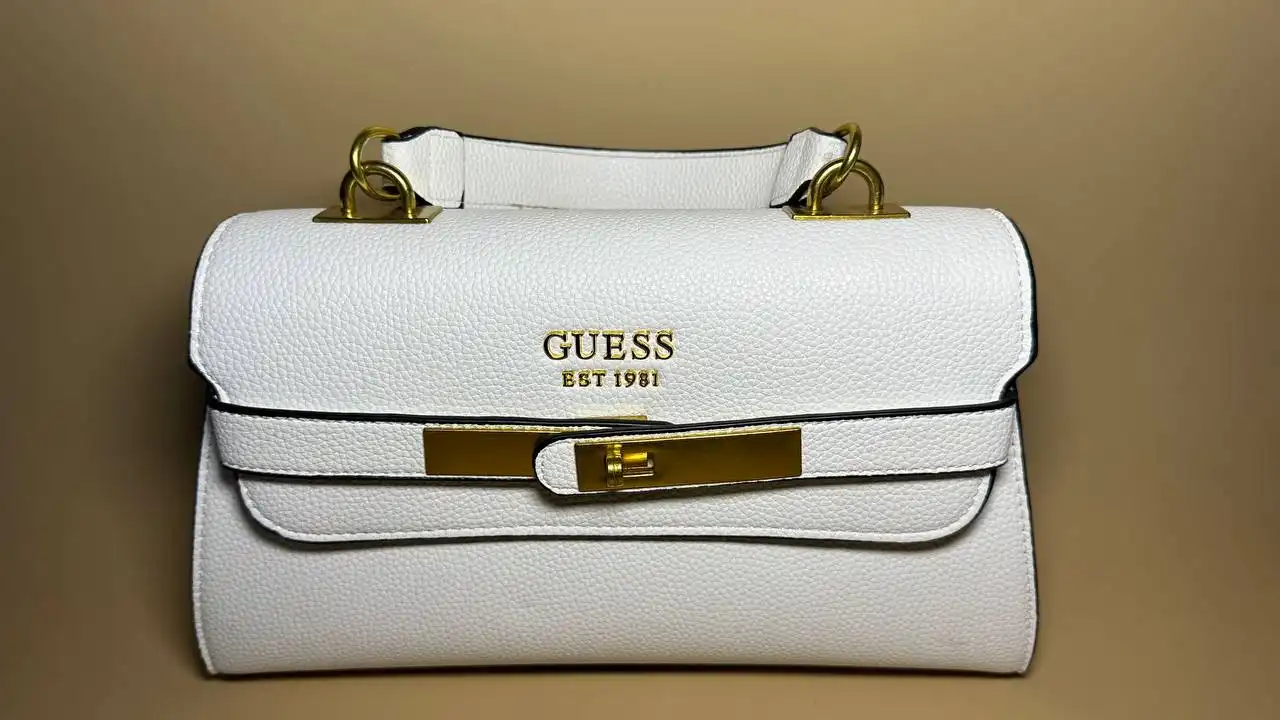 Продажа б/у одежды и аксессуаров брендов Fendi, Gucci, Guess, Imperial - Верхняя одежда и аксессуары (Одежда) в Москва