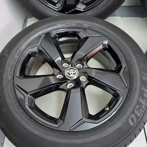 Колеса Toyota RAV-4 DUNLOP Grandtrek 225/60 R18 2019 г.в. - Запчасти в Москва
