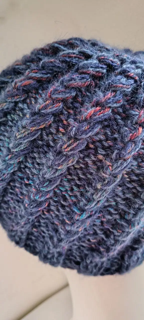 Шапочка ручной работы из смеси шерсти, мохера, шелка и акрила - Головные уборы (Одежда) в Москва