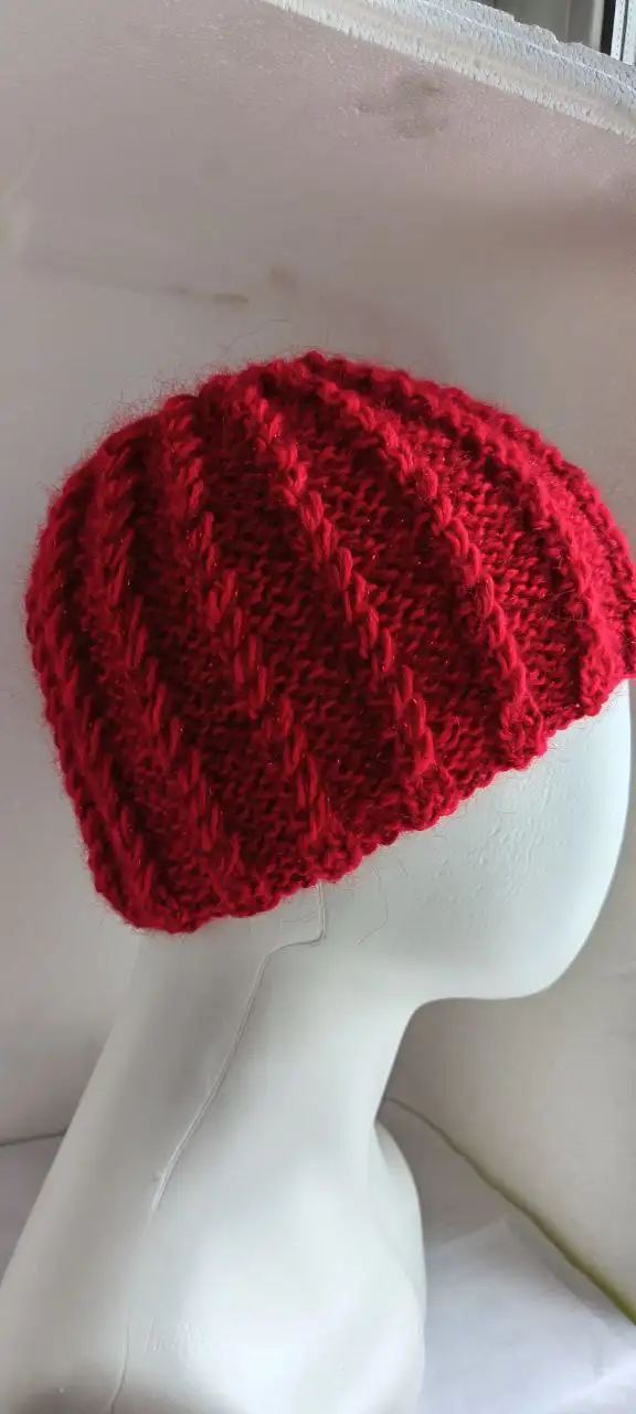 Новая красная шапочка с люрексом - Головные уборы (Одежда) в Москва