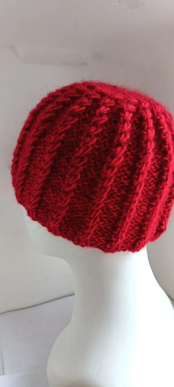 Шапочка ручной работы из пряжи с люрексом - Головные уборы (Одежда) в Москва