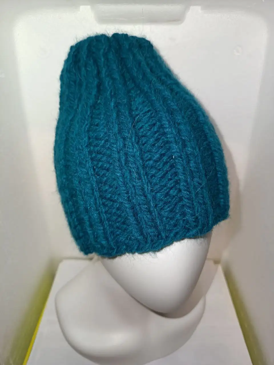 Шапочка ручной работы из полушерсти - Головные уборы (Одежда) в Москва