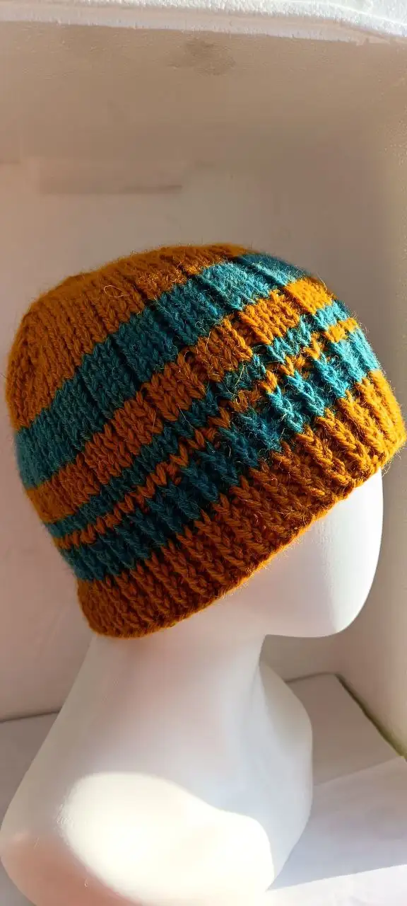 Шапочки ручной работы из полушерсти мериноса - Головные уборы (Одежда) в Москва