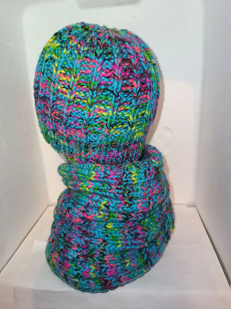 Комплект из полушерсти ручной работы и шапочка - Головные уборы (Одежда) в Москва