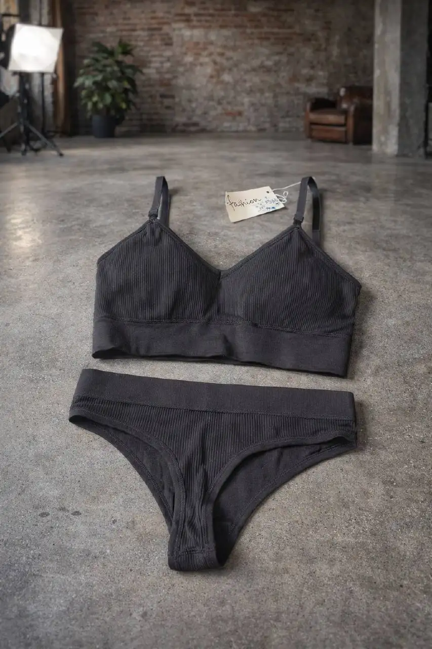 Бесшовный комплект нижнего белья в 4-х расцветках - Нижнее белье (Одежда) в Долгопрудный