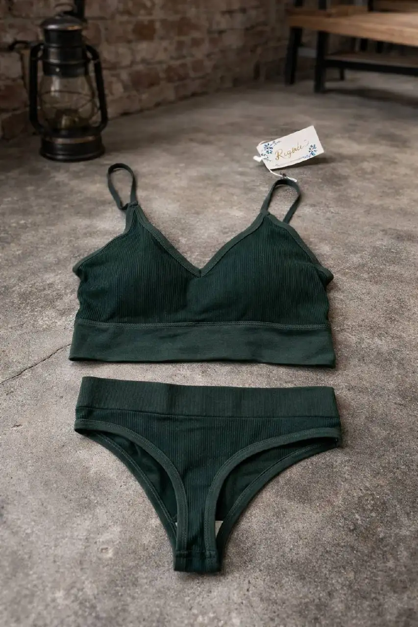 Бесшовный комплект нижнего белья в 4-х расцветках - Нижнее белье (Одежда) в Долгопрудный