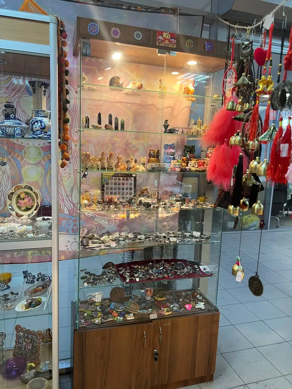 Ликвидация магазина. Распродажа мебели и товара - Мебель (Барахолка) в Москва