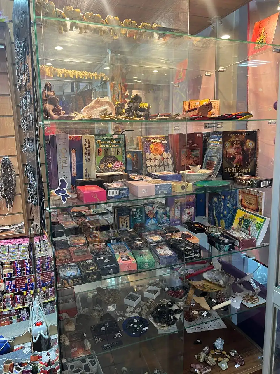 Ликвидация магазина. Распродажа мебели и товара - Мебель (Барахолка) в Москва