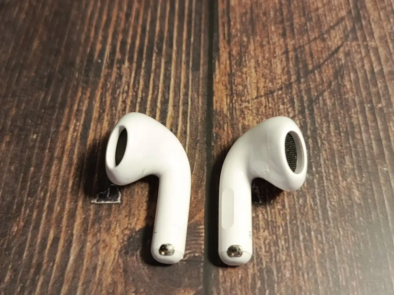 Наушники AirPods 4 с шумоподавлением - Наушники (Электроника) в Москва
