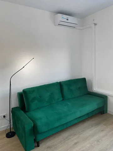 Продам диван-раскладушку из велюра в отличном состоянии - Инструменты в Москва