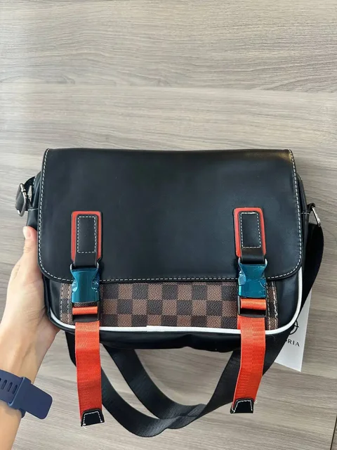 Новая сумка-барсетка отличного качества - Канцелярия в Москва