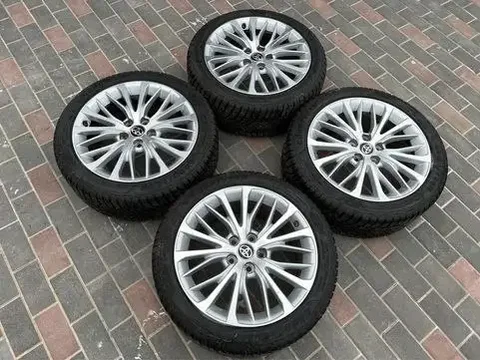 Колеса Toyota Camry оригинал летние 235/45 R18 - Минивэны в Москва