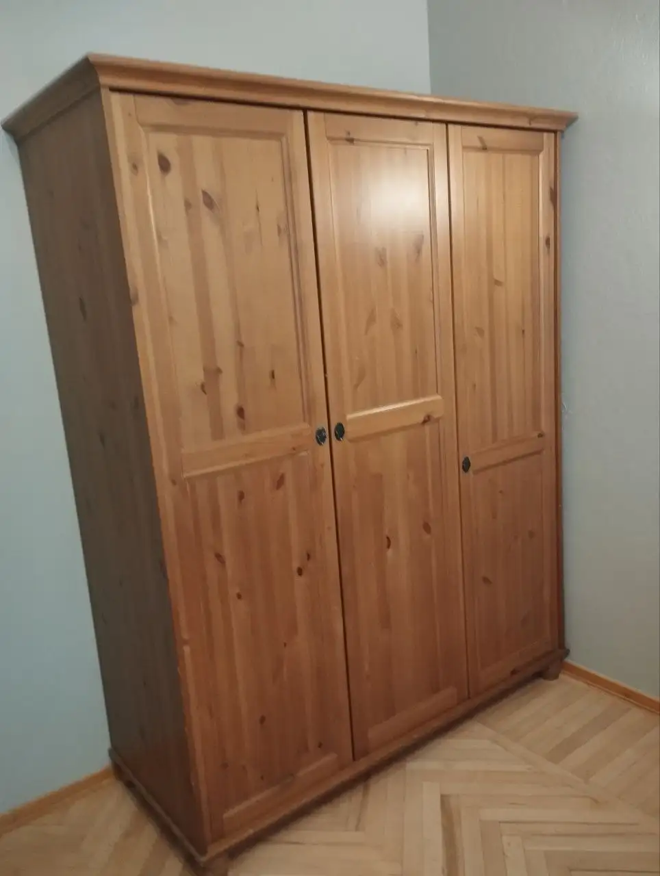 Продажа мебели: шкаф, кровать с матрасом, комод - Мебель (Барахолка) в Химки