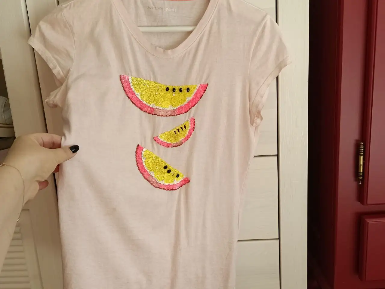 Футболка новая 42 размер - Одежда в Москва