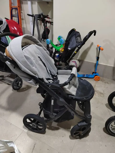 Продам коляску 2 в 1 с автолюлькой - Мебель для детей в Москва