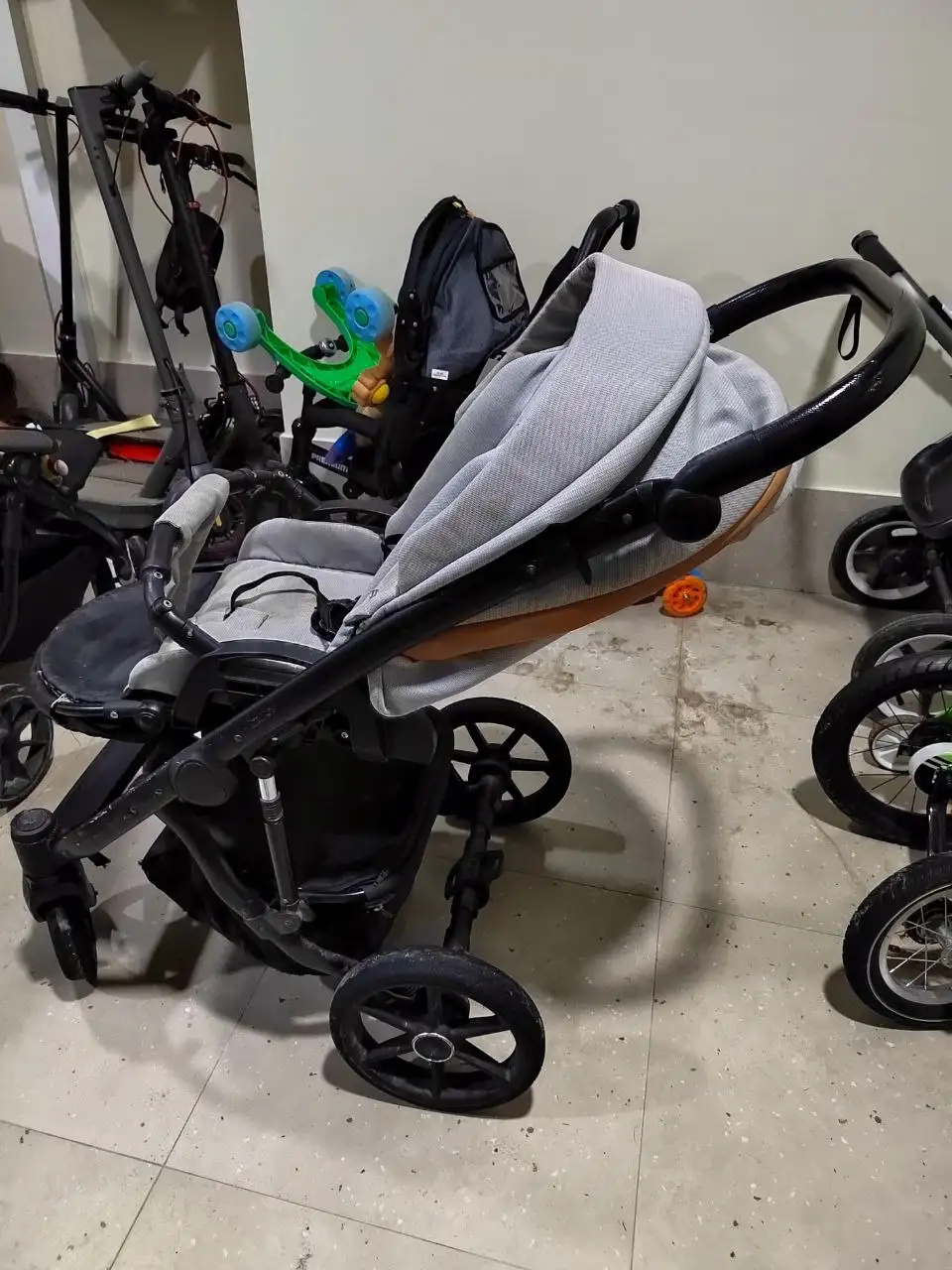 Продам коляску 2 в 1 с автолюлькой - Коляски (Товары для детей) в Москва