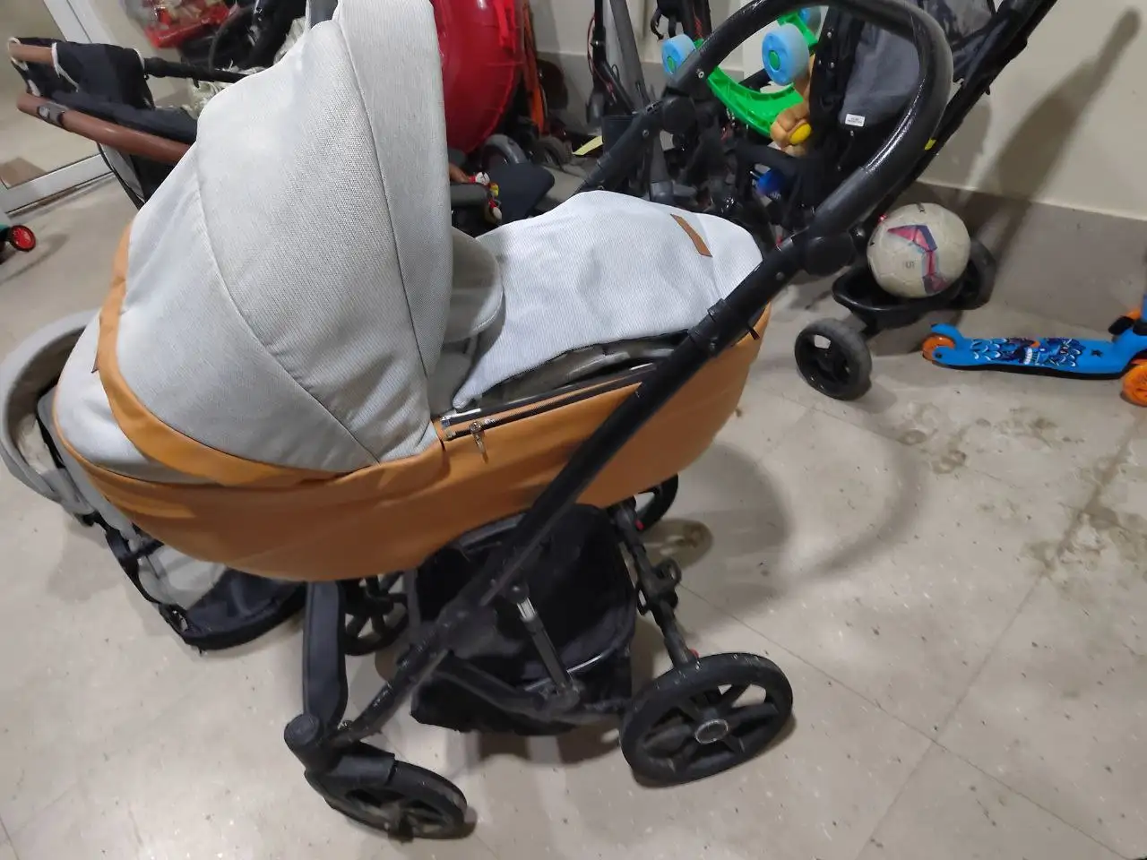 Продам коляску 2 в 1 с автолюлькой - Коляски (Товары для детей) в Москва