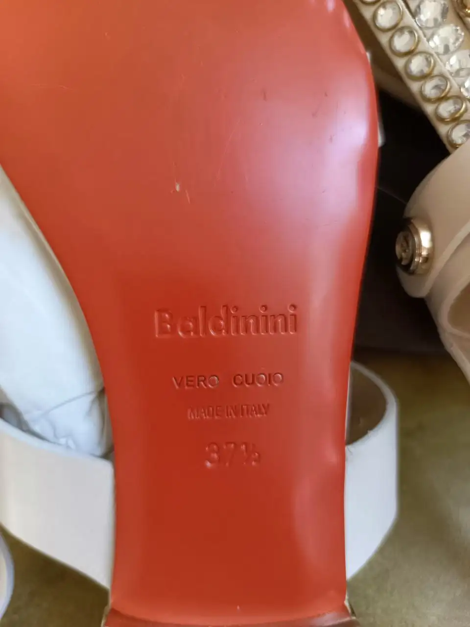 Продам по цене в ЛС - Барахолка в Москва