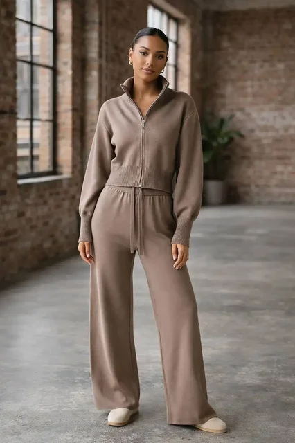 Кашемировый женский костюм - Костюмы в Долгопрудный