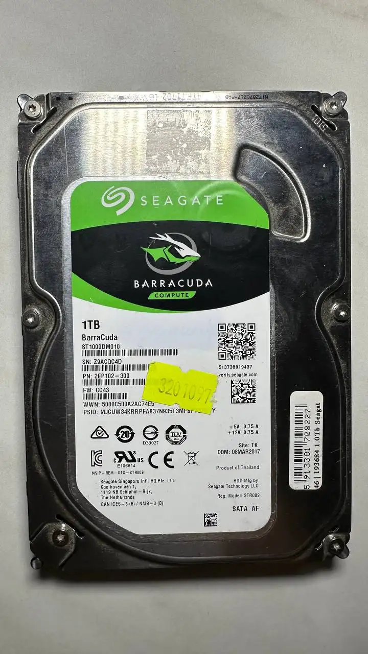 Жесткие диски Seagate Desktop HDS 1000гб и Seagate Barracuda 1TB - Компьютерные комплектующие (Электроника) в Серпухов