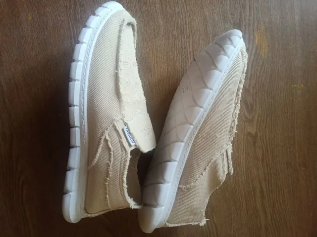 Туфли и кроссовки 42 размера - Колготки в Москва