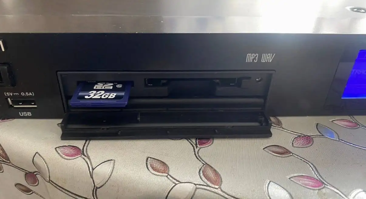 Аудио рекордер Tascam SS-R100 - Аудиотехника (Электроника) в Москва