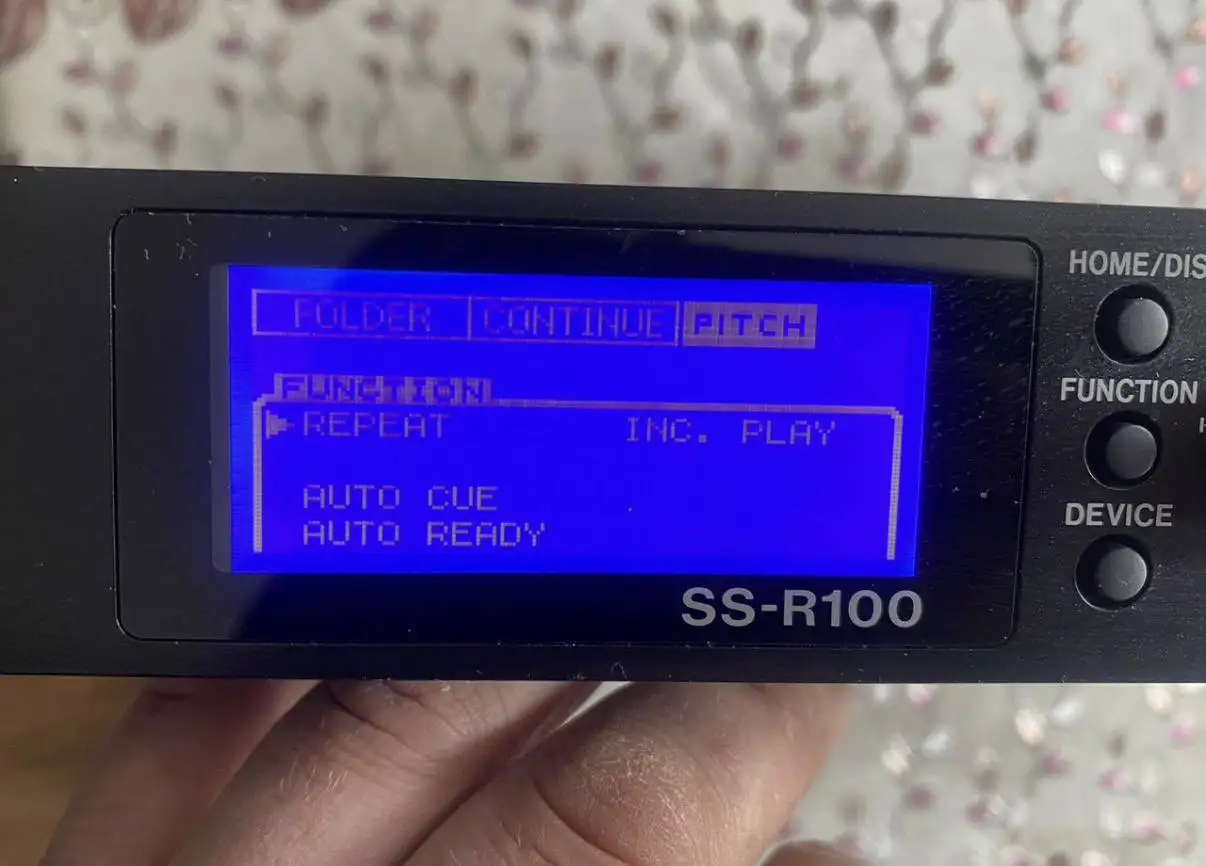 Аудио рекордер Tascam SS-R100 - Аудиотехника (Электроника) в Москва