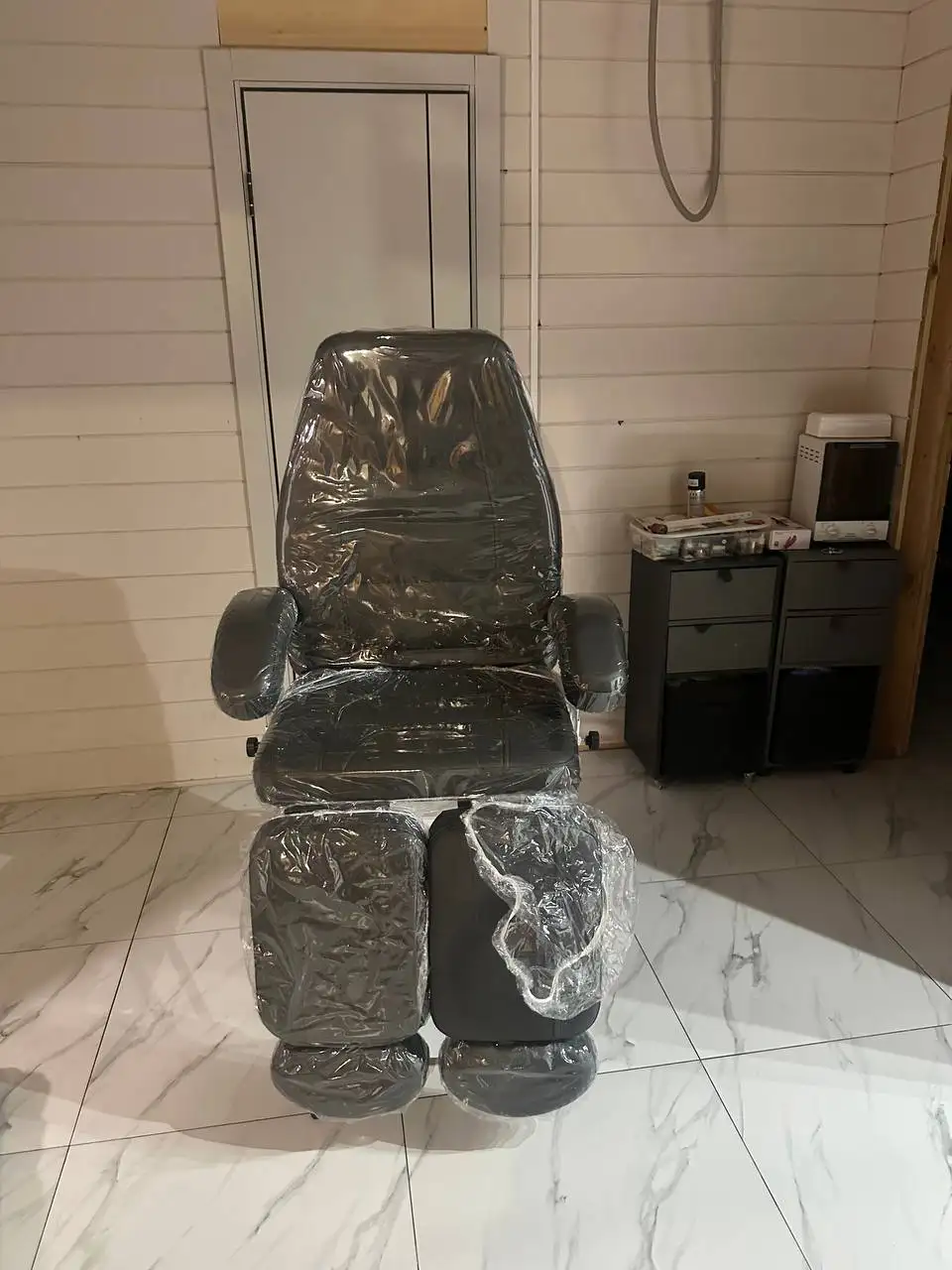 Продам кресло педикюрное - Педикюрное оборудование (Готовый бизнес и оборудование) в Москва