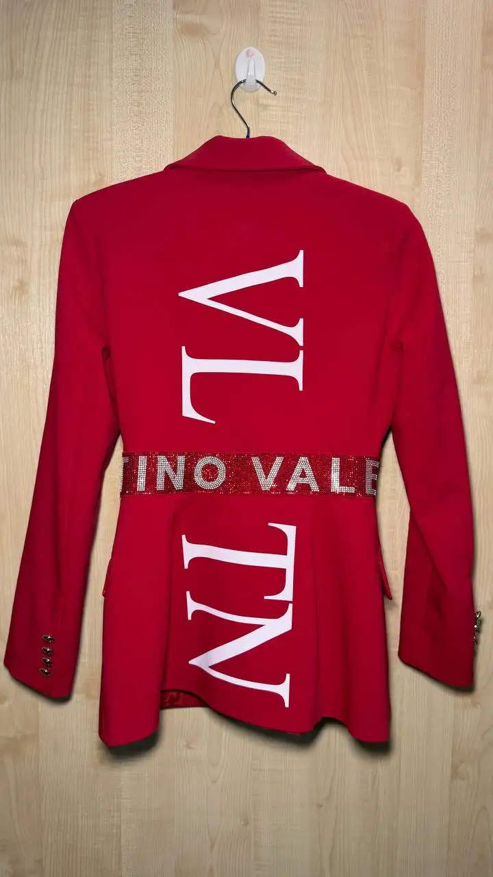 Продажа брендовой одежды и аксессуаров - Женская одежда (Одежда) в Серпухов