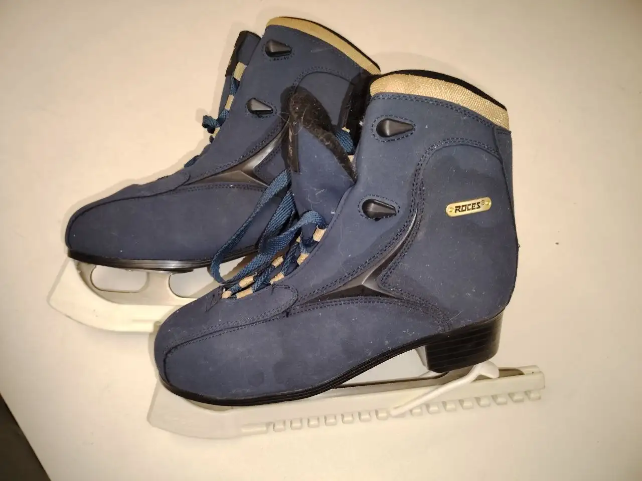Коньки Roces 42 размера в отличном состоянии - Коньки (Хобби и отдых) в Москва