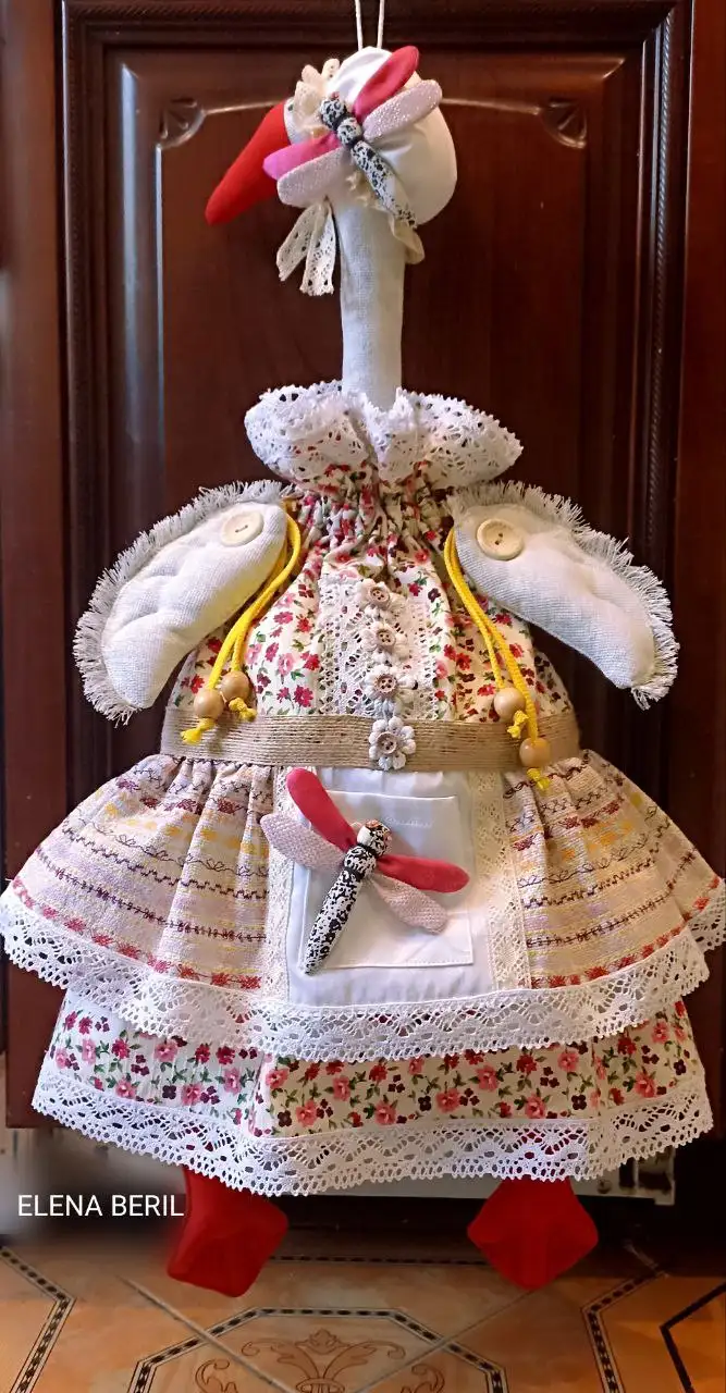 Гусыня с стрекозами - пакетница для полиэтиленовых пакетов, шарнирная кукла - Рукоделие (Барахолка) в Москва