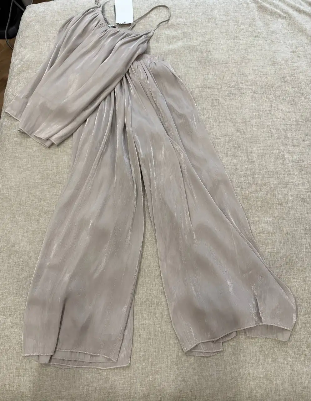 Костюм новый с бирками размер 42-46 - Костюмы (Одежда) в Москва