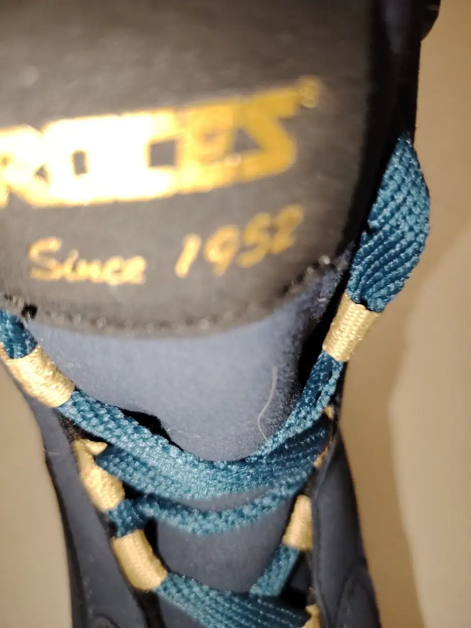 Полупрофессиональные коньки Roces в отличном состоянии - Коньки (Хобби и отдых) в Коммунарка