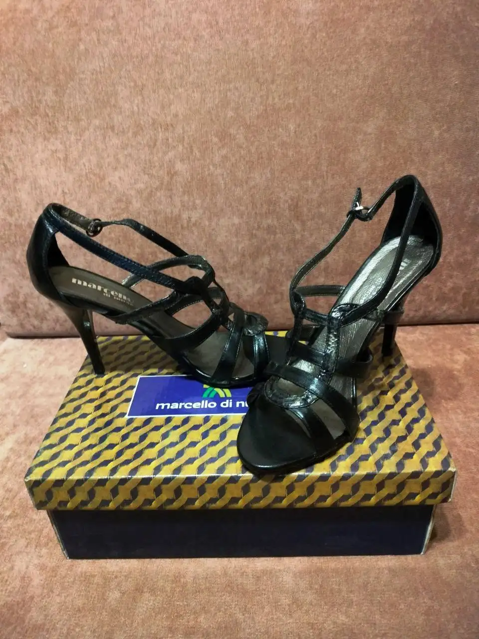 Продажа б/у обуви в отличном состоянии - Обувь (Одежда) в Москва