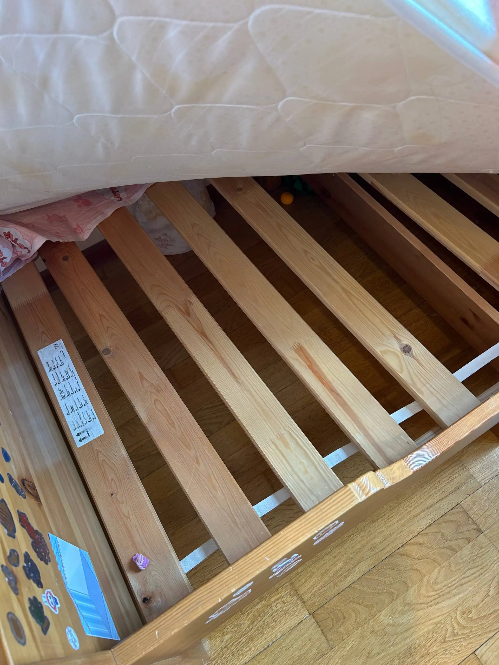 Продажа раздвижной кровати ИКЕА с новым матрасом - Мебель (Для дома и дачи) в Москва