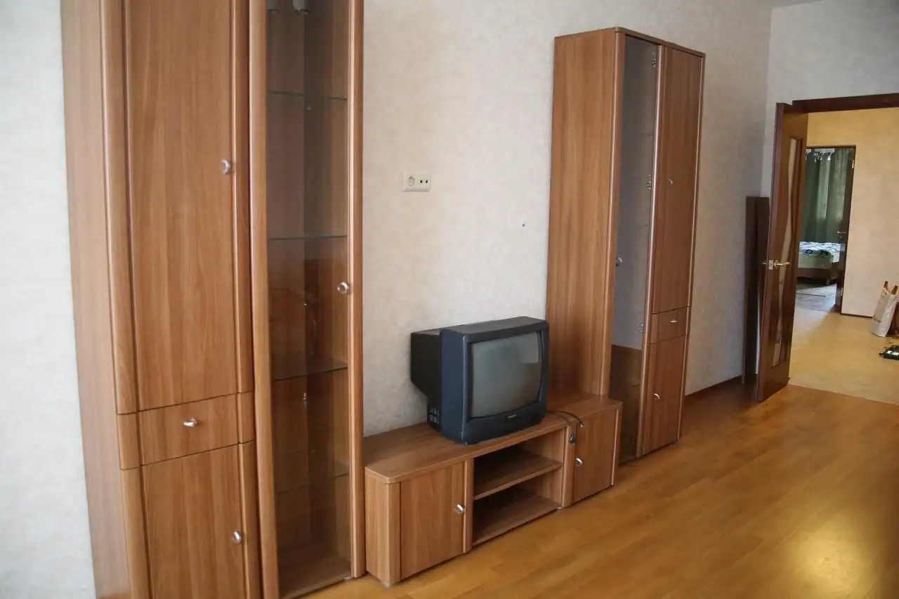 Продажа 4 шкафов и тумбы - Шкафы и тумбы (Мебель) в Подольск