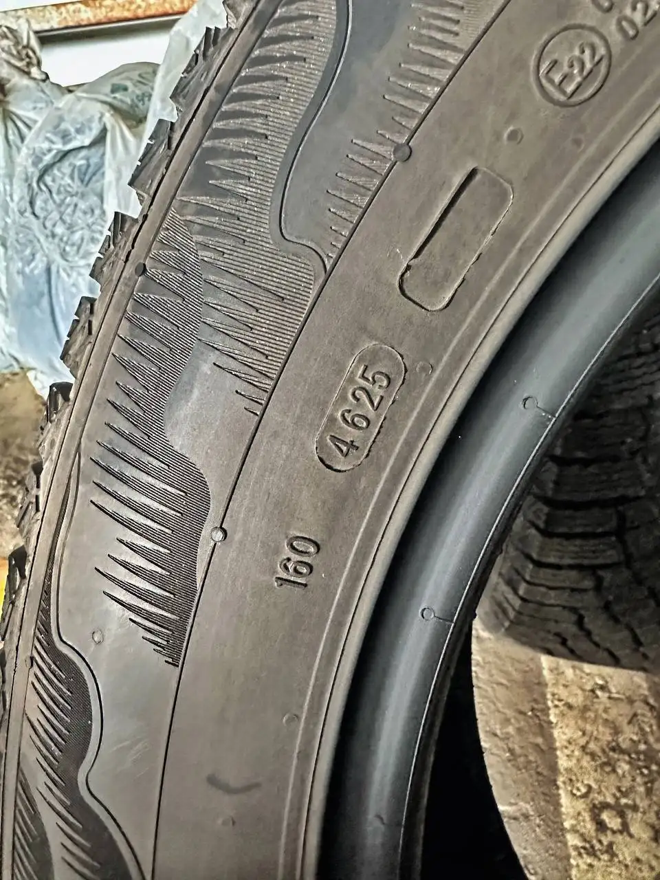 Зимние шины Ikon Autograph Snow 5 SUV 225/55 R18 - Шины (Авто) в Москва