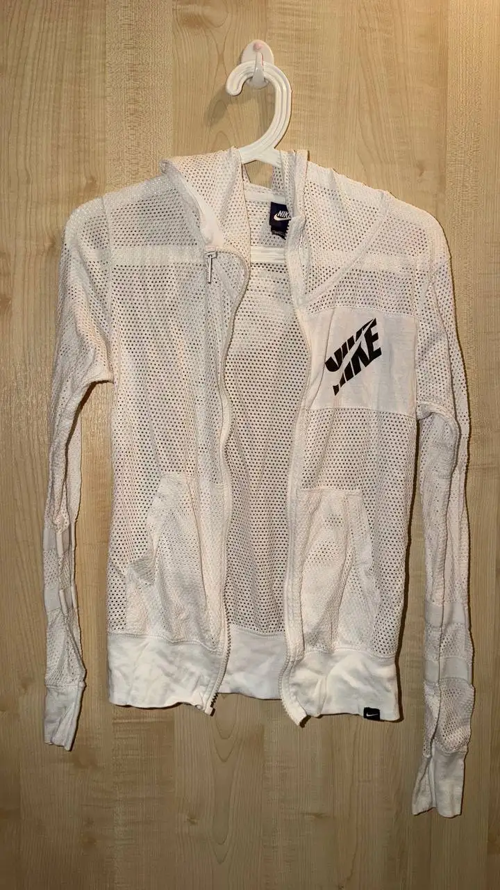 Брендовая одежда б/у: Nike, Off White, Valentino, Hermes, Gucci - Брендовая одежда (Одежда) в Серпухов