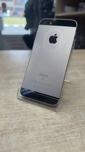 iPhone SE 64 ГБ - Смартфоны и гаджеты в Москва