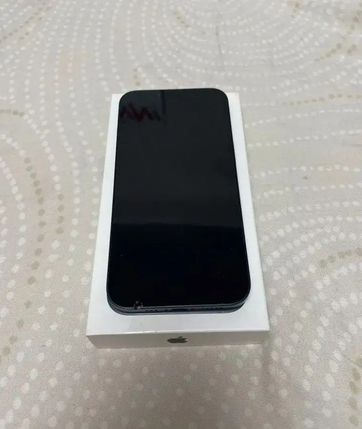 iPhone 13 128GB с трещиной на экране - Смартфоны (Электроника) в Нижний Новгород