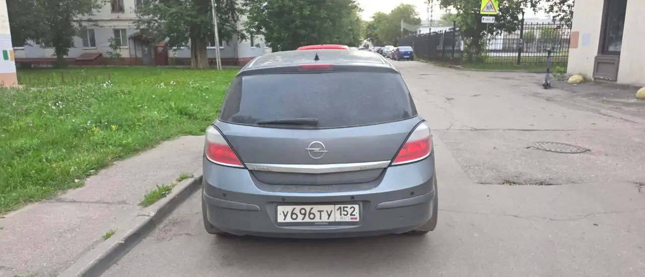 Opel Astra 2006, робот, ходовка в порядке, кузов требует внимания - Легковые автомобили (Авто) в Нижний Новгород