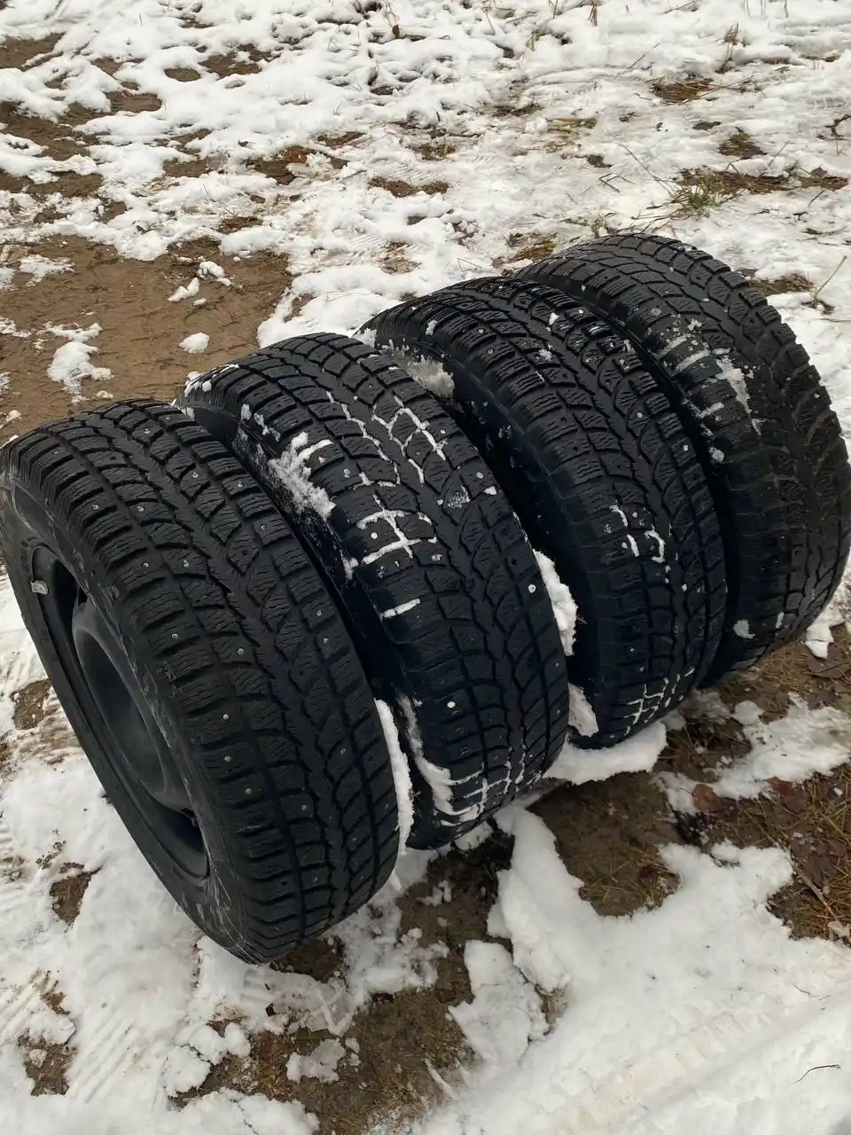 Продам зимнюю резину R13 - Авто в Нижний Новгород