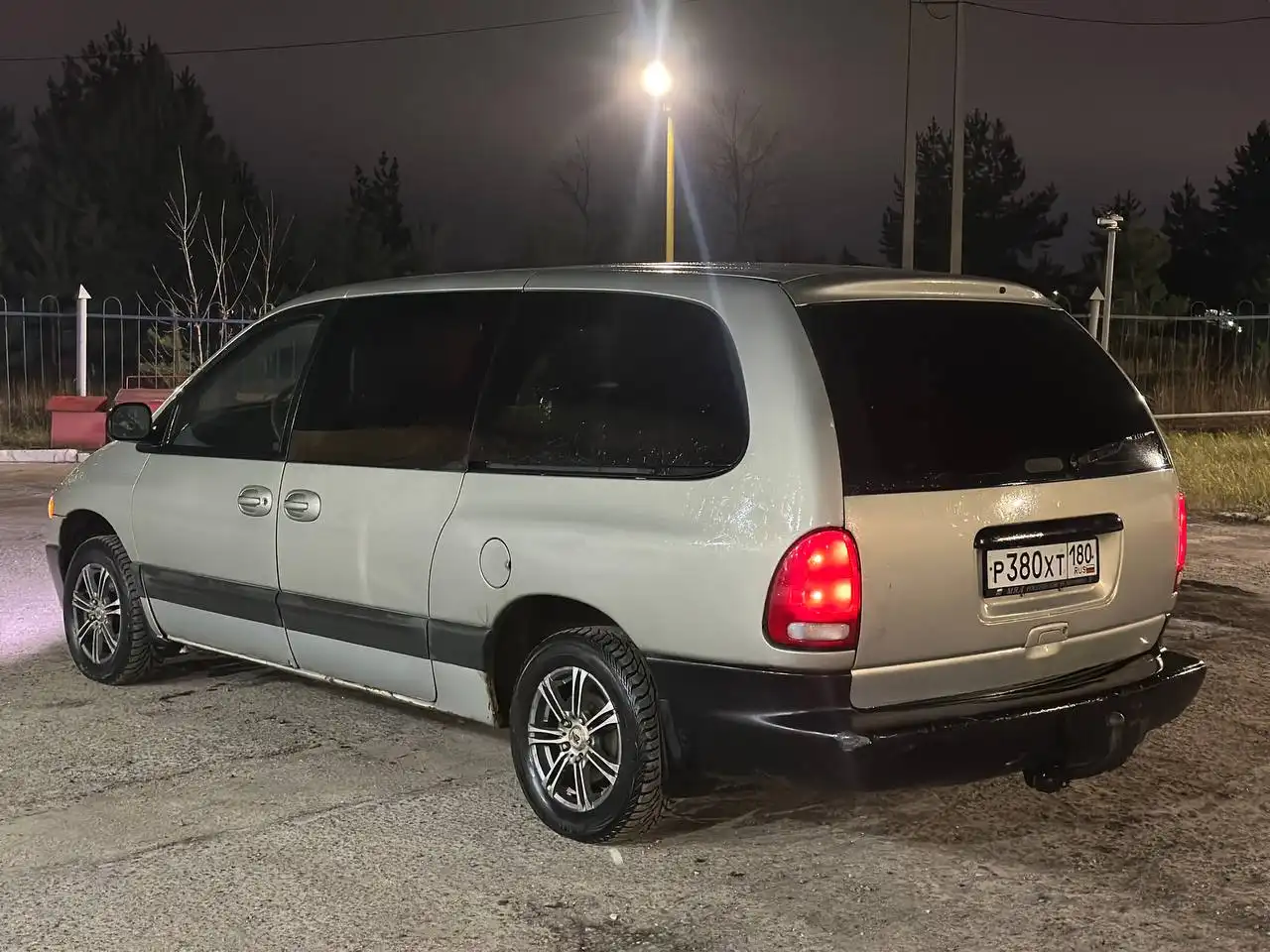 Додж гранд караван 2000г