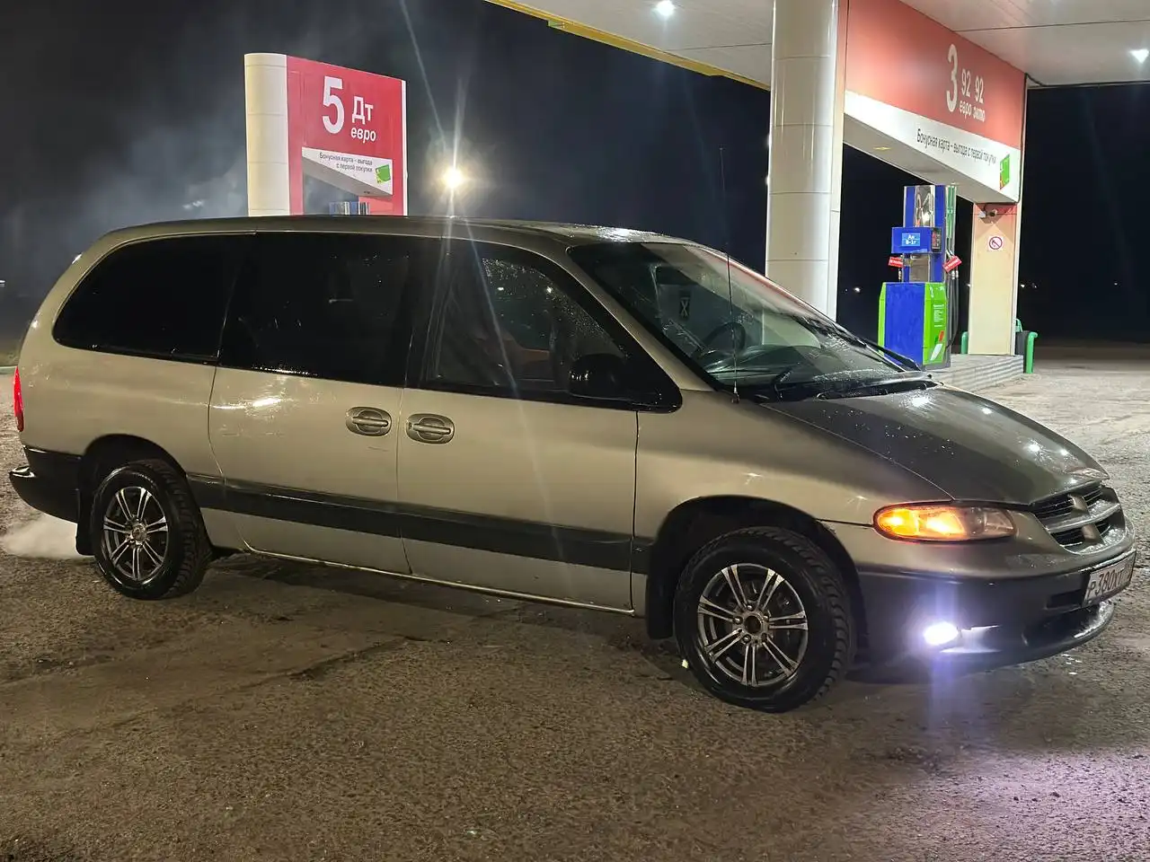 Додж гранд караван 2000г
