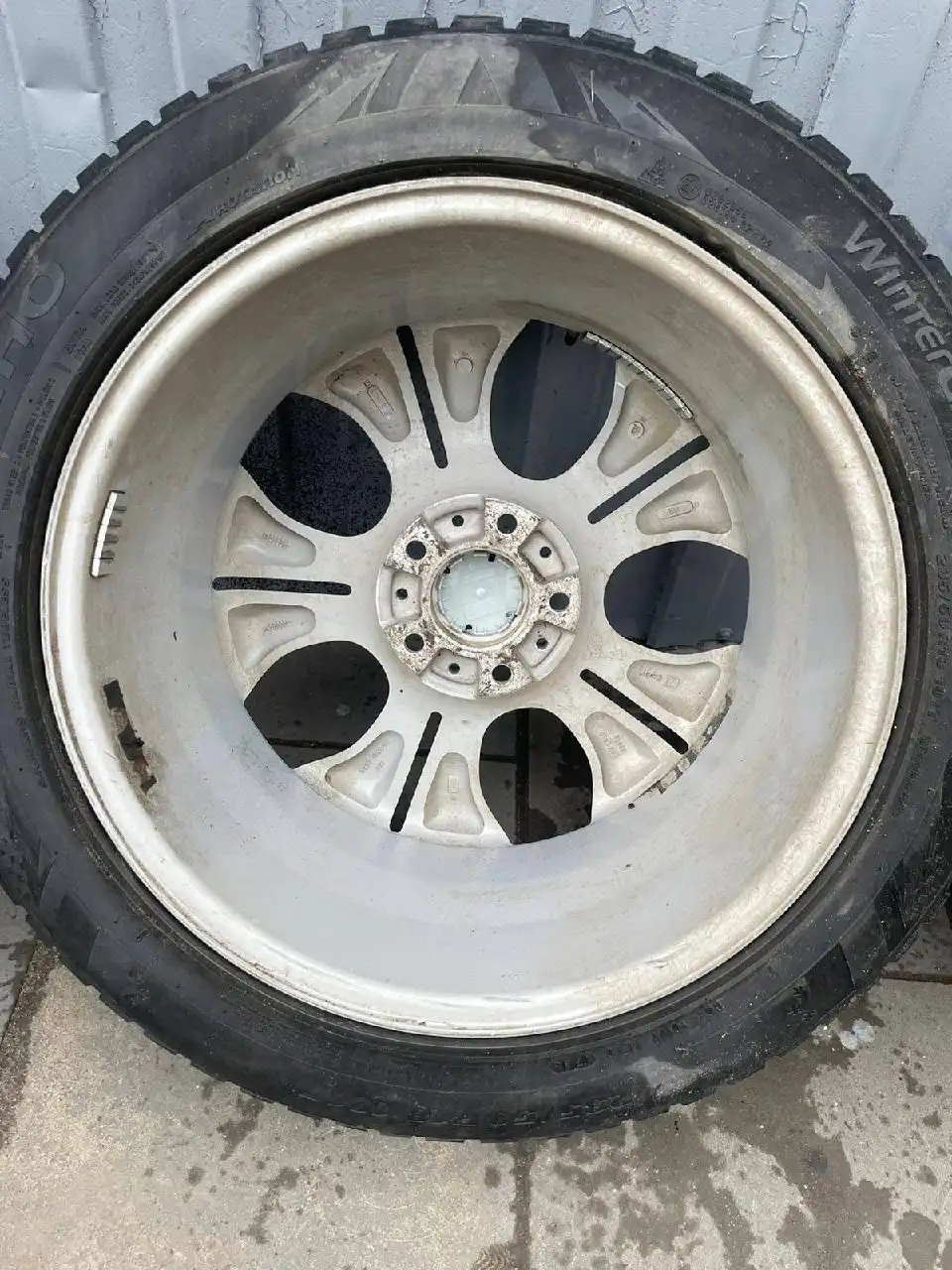 Продажа шин 5/120 18 235/50