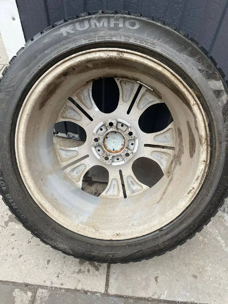 Продажа шин 5/120 18 235/50