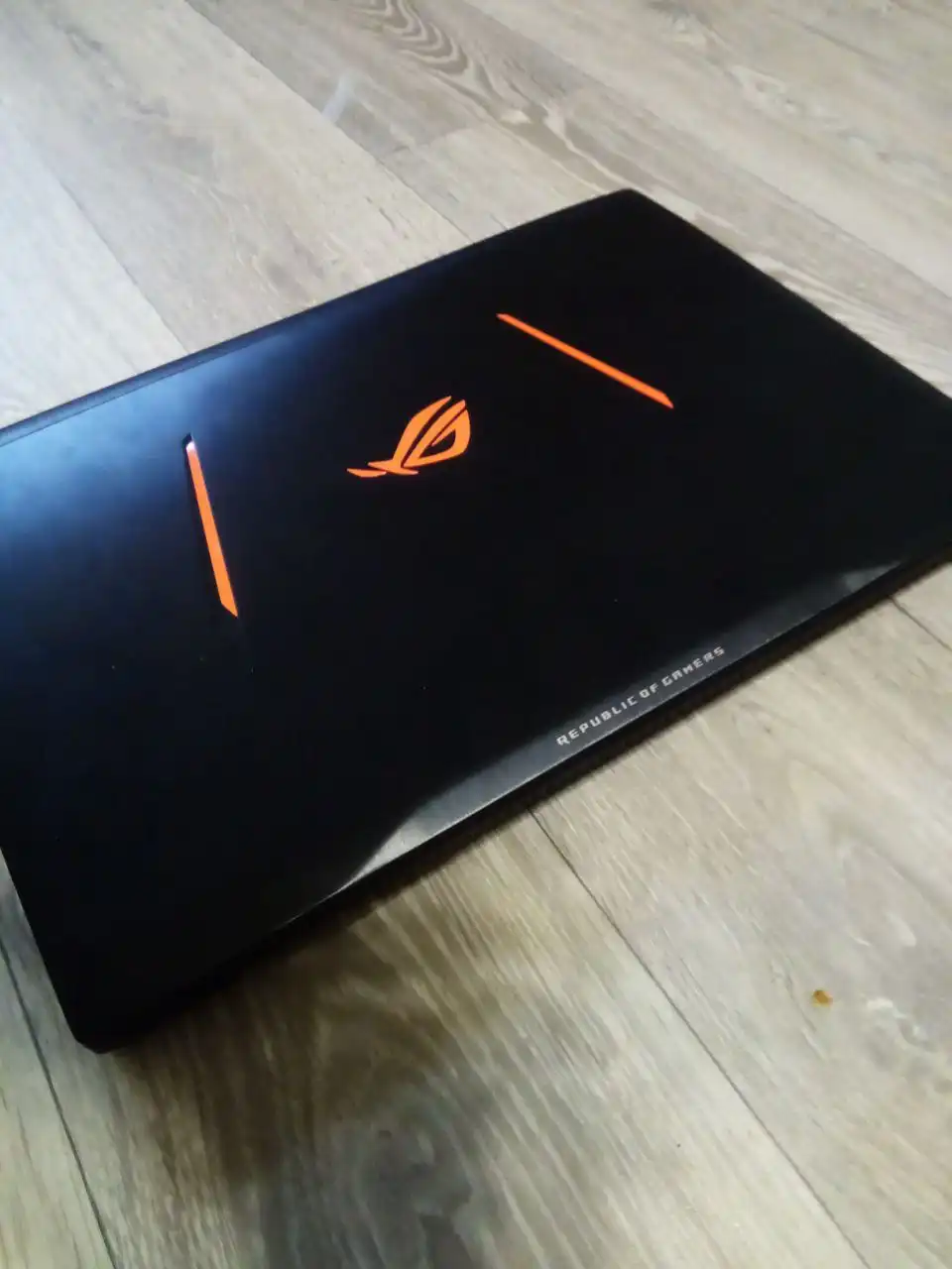 Ноутбук Asus ROG Strix i7-7700 GTX-1070