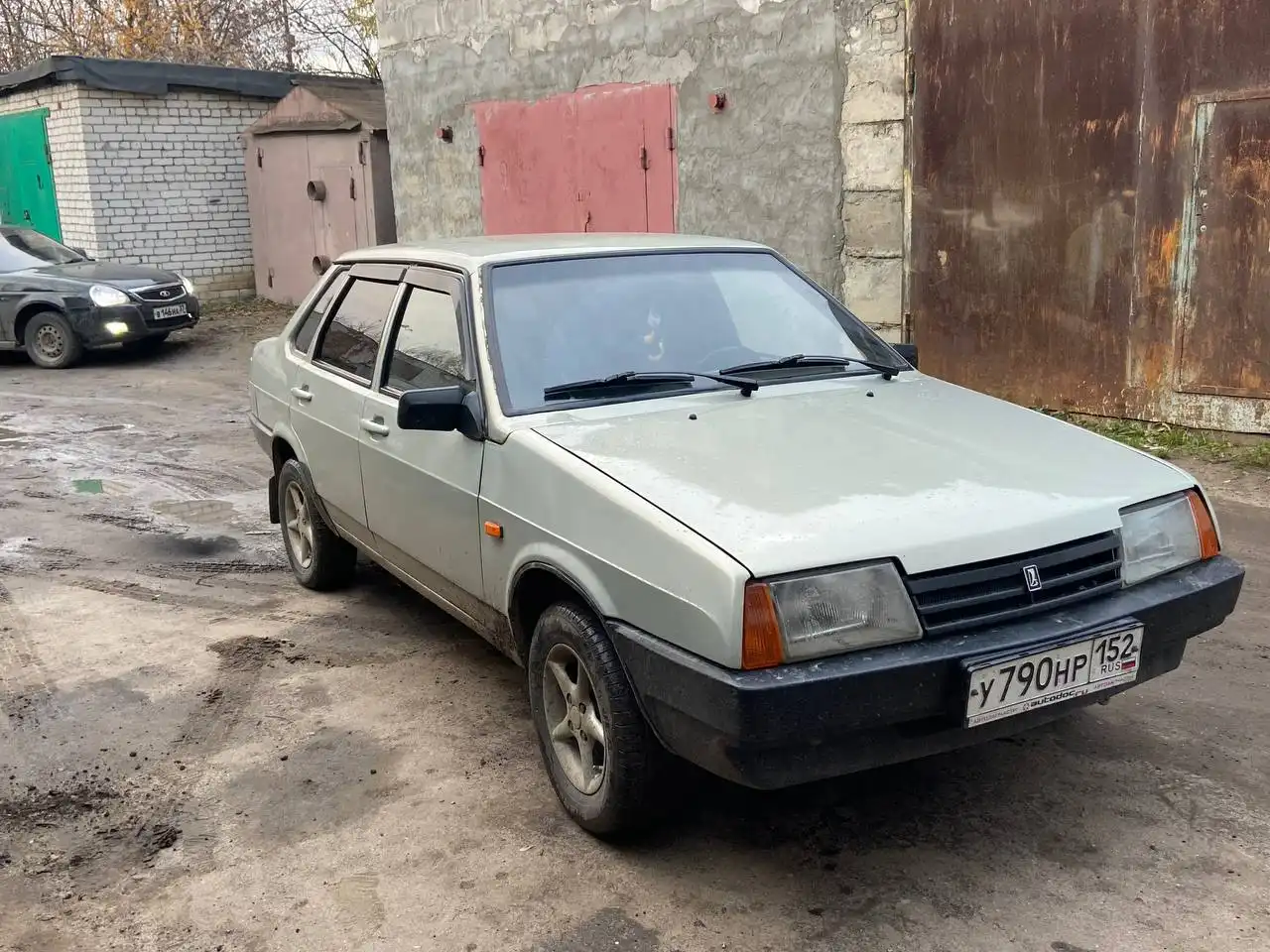 Продажа автомобиля 2003 года с идеальным мотором и коробкой